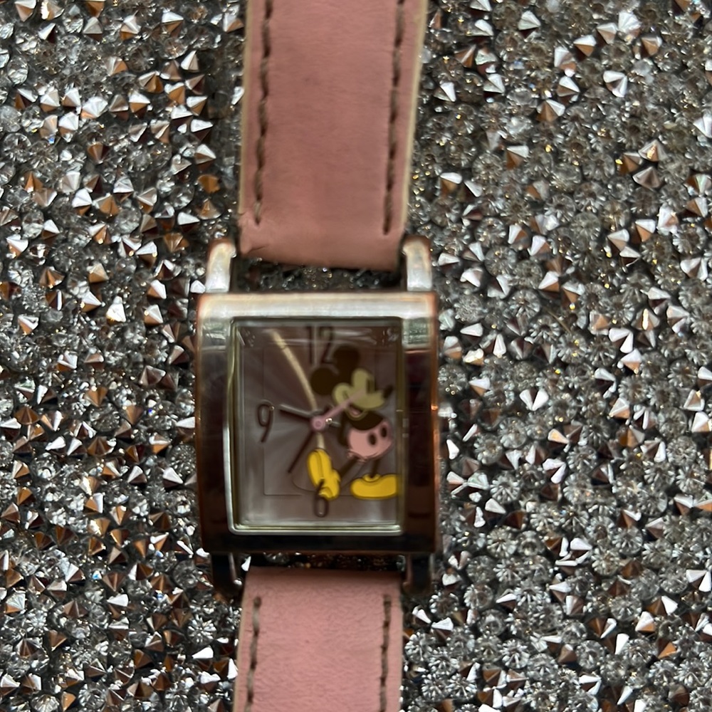 Disney Mickey Mouse Pink Watch. Japanese Movement. Stainless steel needs battery - Picture 5 of 7